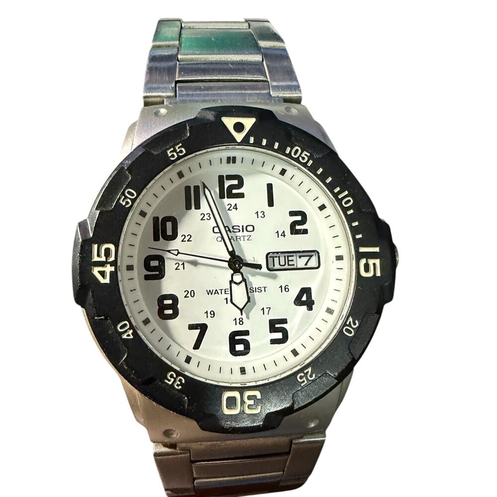 Casio MRW-200H Quartz Diver Style Watch White Dial Day Date Stainless Steel Band